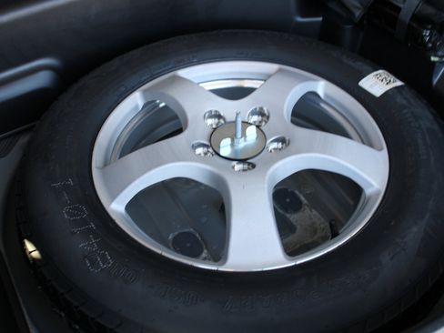 Certified 2024 Jeep Grand Cherokee Altitude image 36