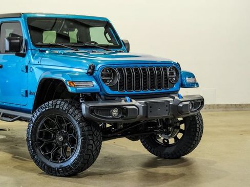 Used 2024 Jeep Wrangler Unlimited w/ Convenience Group AWD/4WD image 24