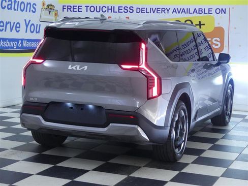 Used 2024 Kia EV9 Wind AWD/4WD image 8