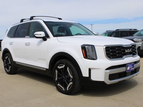 Used 2025 Kia Telluride S AWD/4WD image 3