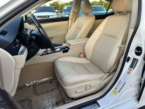 Used 2013 Lexus ES 350 w/ Luxury Pkg FWD image 16