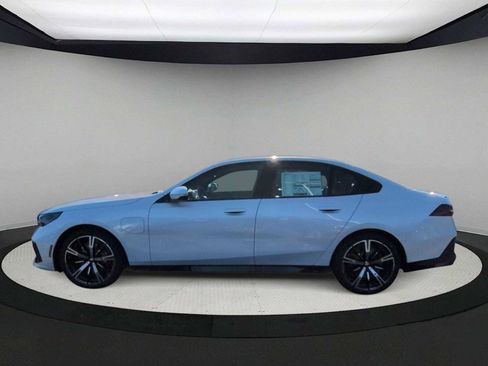 New 2026 BMW 550e xDrive AWD/4WD image 5