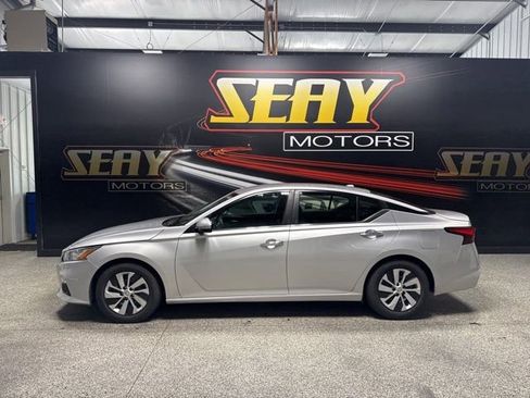 Used 2019 Nissan Altima 2.5 S FWD image 2