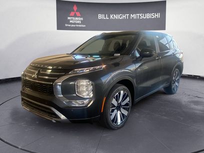 Used 2025 Mitsubishi Outlander SE