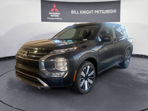 Used 2025 Mitsubishi Outlander SE FWD image 1