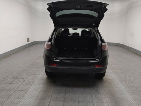Used 2019 Jeep Compass Latitude w/ Popular Equipment Group AWD/4WD image 29