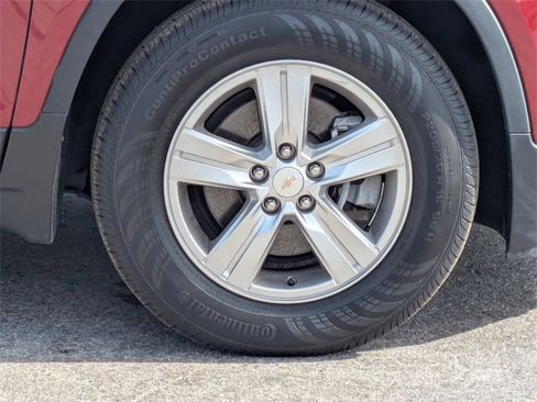 Certified 2022 Chevrolet Trax LT w/ LT Convenience Package image 12