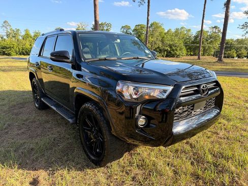 Used 2024 Toyota 4Runner SR5 Premium w/ Moonroof Package RWD image 7