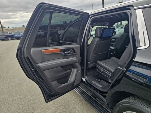 Used 2025 GMC Yukon Denali w/ Denali Reserve Package AWD/4WD image 23