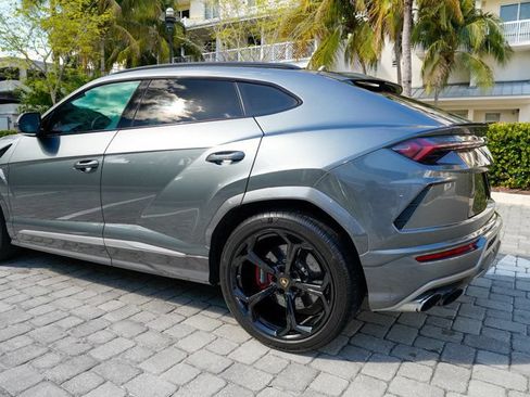 Used 2019 Lamborghini Urus AWD/4WD image 18