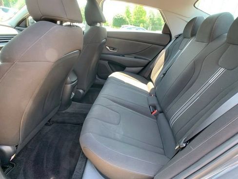 Used 2024 Hyundai Elantra SEL FWD image 22