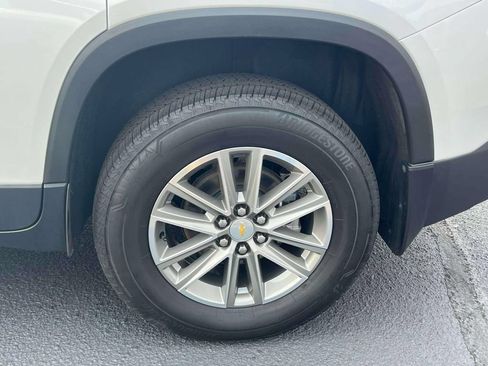 Used 2023 Chevrolet Traverse LT AWD/4WD image 9