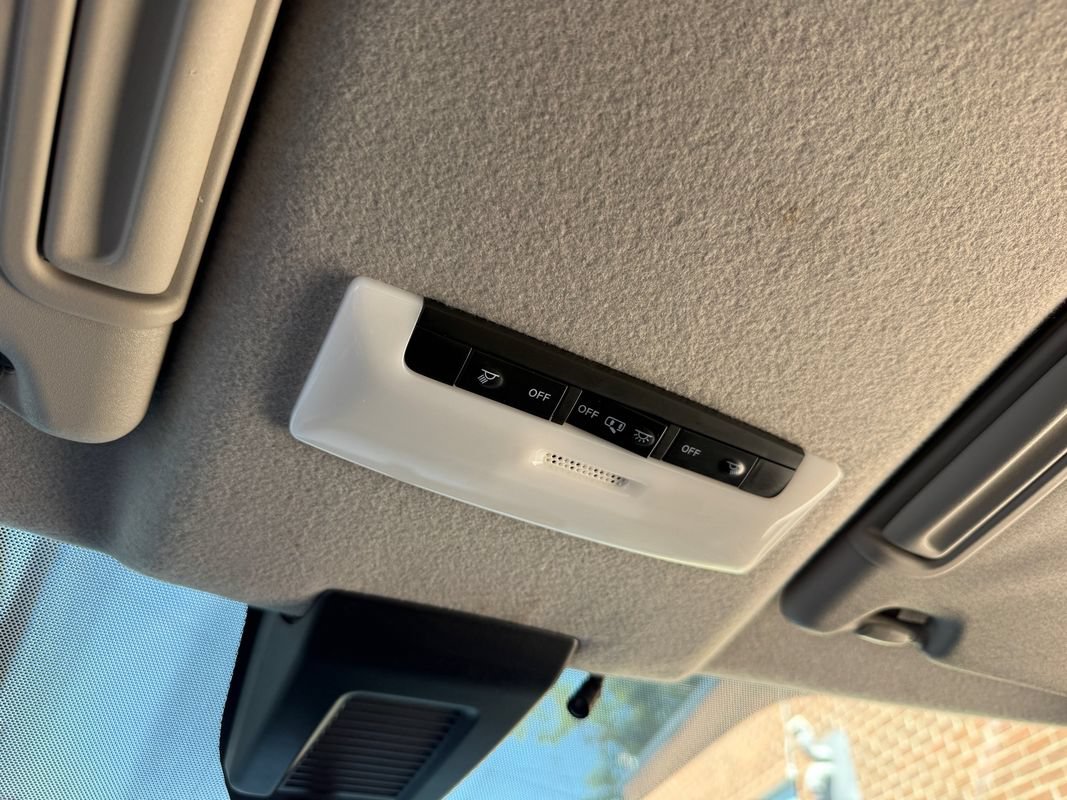 Used 2020 Nissan Kicks S FWD image 38