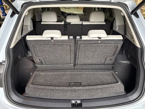 Used 2019 Volkswagen Tiguan SEL w/ 3rd Row Seat Package AWD/4WD image 13