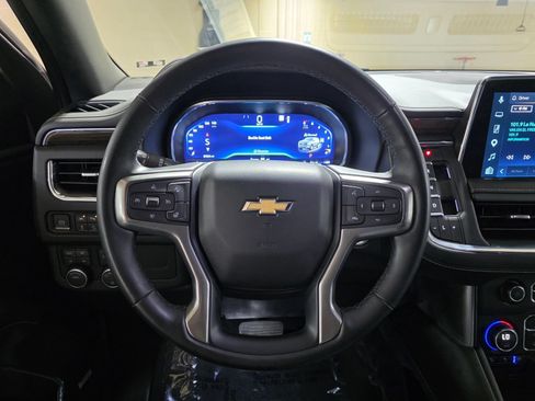 Used 2023 Chevrolet Tahoe Premier AWD/4WD image 32