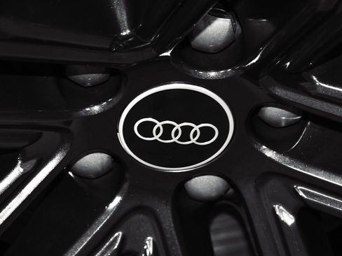 Used 2024 Audi SQ8 Premium Plus w/ Black Optic Package image 91