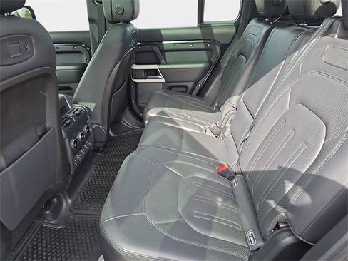 Used 2020 Land Rover Defender 110 HSE image 17