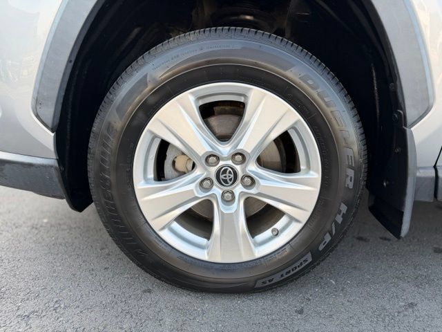 Used 2019 Toyota RAV4 LE w/ All Weather Liner Package AWD/4WD image 29