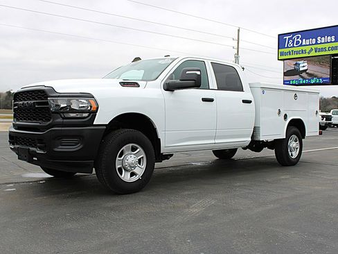 Used 2023 RAM 3500 Tradesman w/ Convenience Group image 3