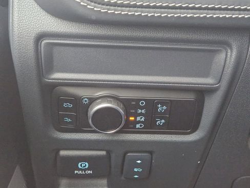 Used 2025 Ford F150 Lightning Platinum image 18