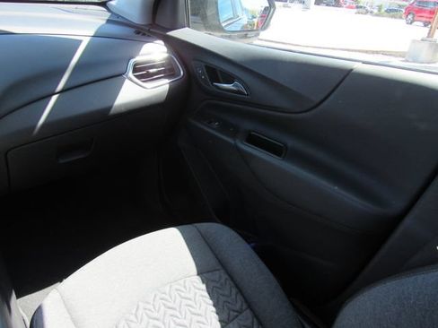Used 2024 Chevrolet Equinox LT FWD image 20