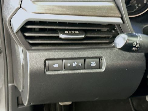 Used 2025 Nissan Altima 2.5 SV FWD image 17