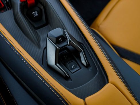 Used 2025 Lamborghini Revuelto image 27