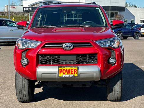 Used 2022 Toyota 4Runner TRD Off-Road image 9
