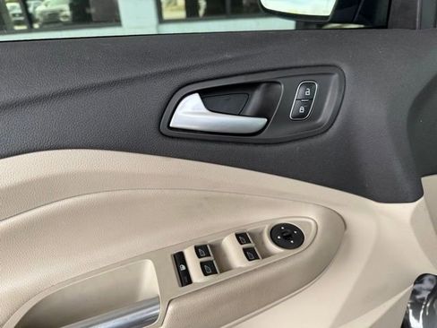 Used 2019 Ford Escape SEL image 7