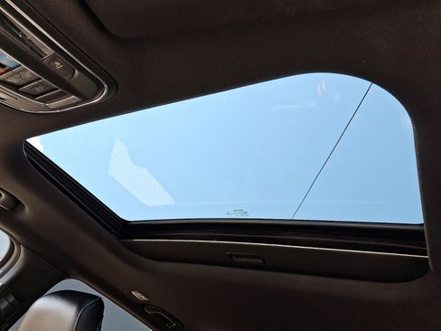 Used 2023 Jeep Grand Cherokee Altitude image 12