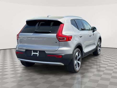 Certified 2025 Volvo XC40 B5 Plus AWD/4WD image 4