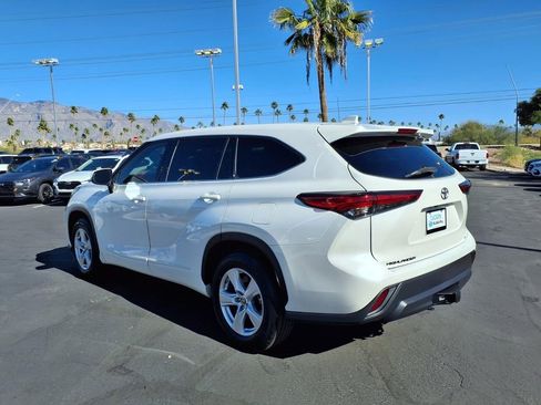 Used 2020 Toyota Highlander L image 12