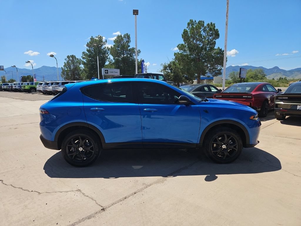 Used 2024 Dodge Hornet GT w/ GT Blacktop Package AWD/4WD image 4