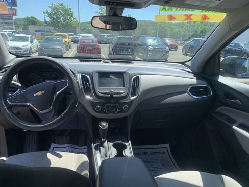 Used 2018 Chevrolet Equinox LS AWD/4WD image 11
