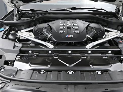 New 2026 BMW X5 M60i w/ Climate Comfort Package image 17
