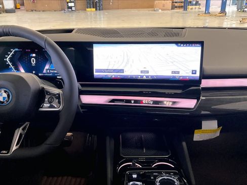 New 2026 BMW 550e xDrive w/ Executive Package image 6