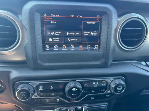 Used 2018 Jeep Wrangler Unlimited Sport S AWD/4WD image 18
