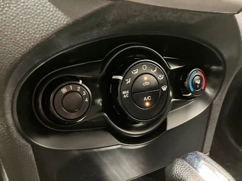 Used 2013 Ford Fiesta SE FWD image 51