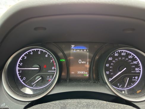 Used 2022 Toyota Camry SE w/ Convenience Package FWD image 18