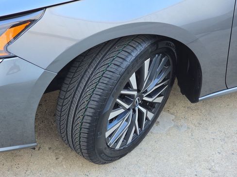 Used 2024 Nissan Altima 2.5 SV image 37