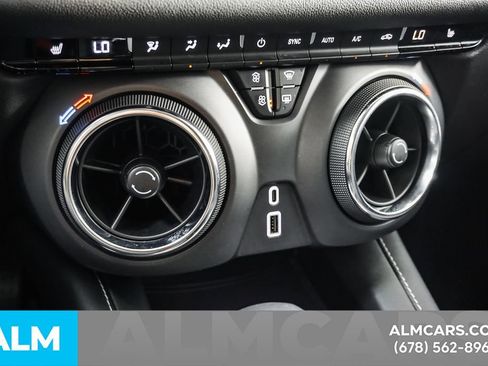 Used 2025 Chevrolet Blazer LT FWD image 40