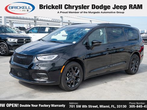 New 2026 Chrysler Pacifica Select image 1