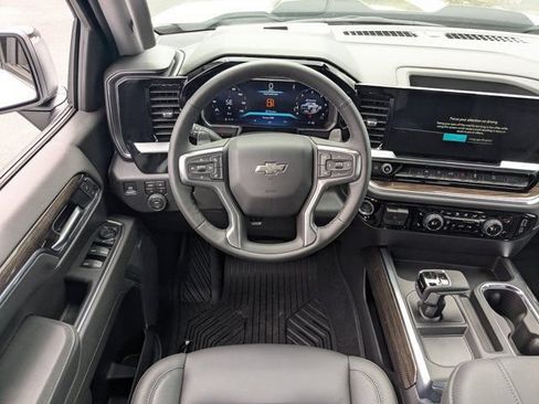 Used 2026 Chevrolet Silverado 1500 LT Trail Boss w/ Convenience Package II AWD/4WD image 16