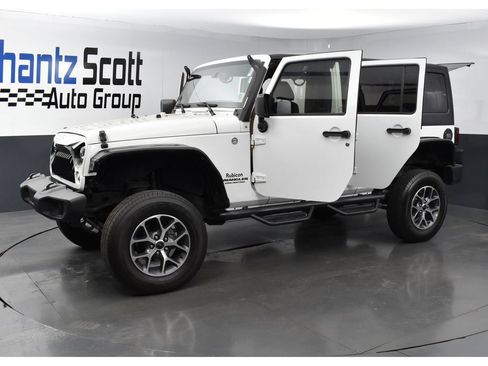 Used 2014 Jeep Wrangler Unlimited Rubicon w/ Connectivity Group AWD/4WD image 26
