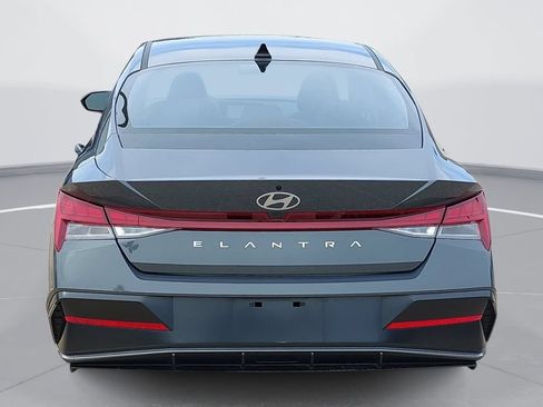Certified 2024 Hyundai Elantra SEL w/ Convenience Package FWD image 6