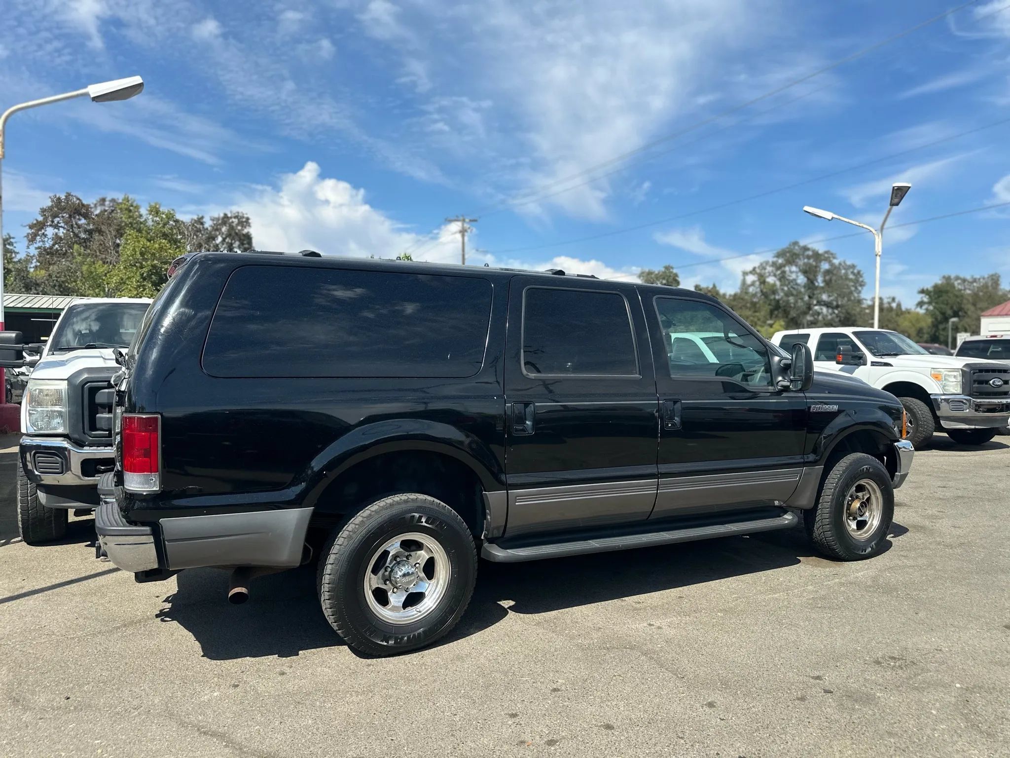 Used 2001 Ford Excursion XLT AWD/4WD image 7