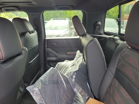 New 2026 Nissan Frontier PRO-4X w/ Pro Premium Package AWD/4WD image 9