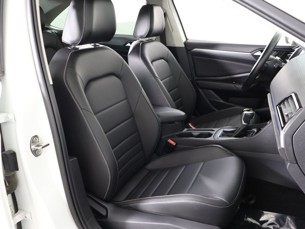 Used 2022 Volkswagen Jetta SE FWD image 28