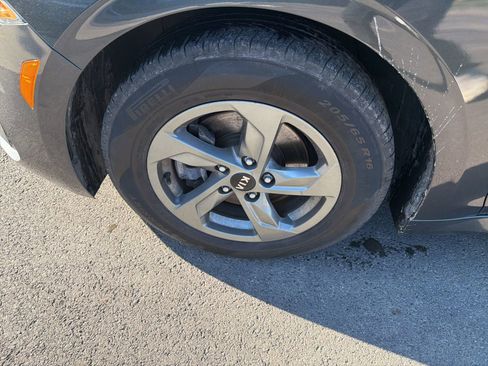 Used 2021 Kia K5 LXS image 7