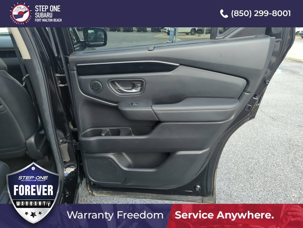 Used 2025 Honda Pilot EX-L image 32